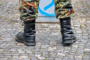 Dziewczyna w wojsku jak się dostać?